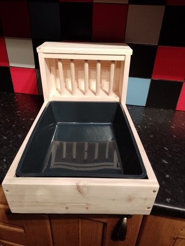 Rabbit litter box with hay - litter,
