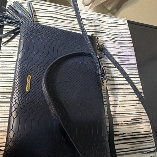 Gigi new york - new, embossed