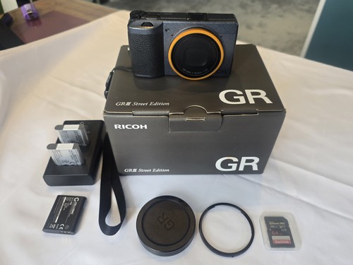 Ricoh iii street - gr, edition