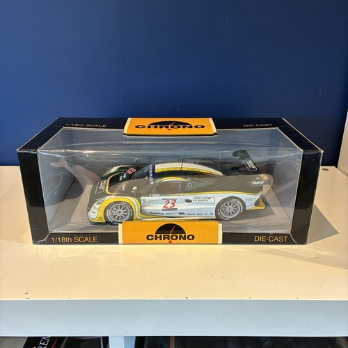 Scale diecast model - 1/18,