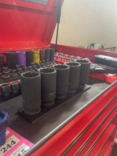 Hub nut socket set - hub,