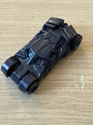 2005 hot wheels dark knight - wheels,