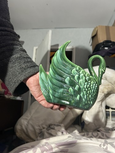 Green swan ornament - green,