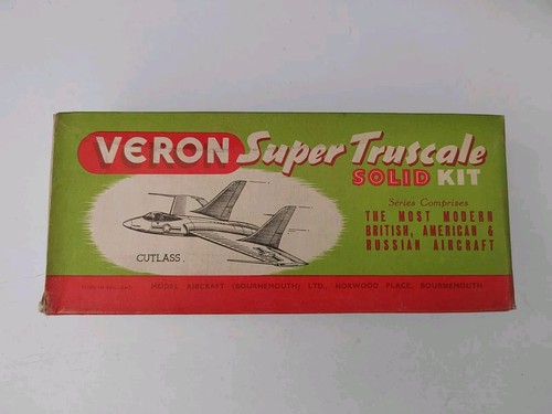 Veron cutlass f7u - cutlass, wooden