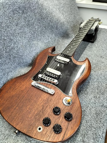 Gibson electric guitar - electric,