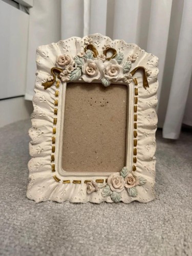 Vintage cream resin - vintage,