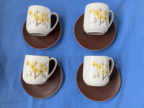Lovely vintage 1970s set - lovely,
