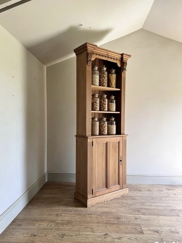 Pine kitchen dresser