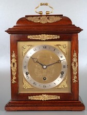 ELLIOTT 1/4 CHIMING MANTEL