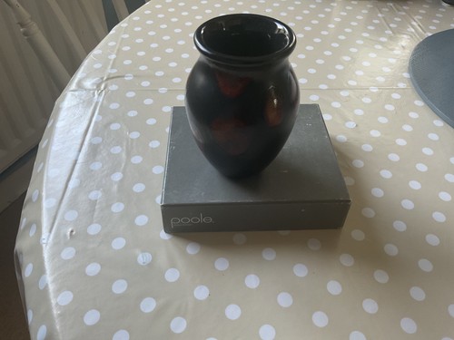 Poole studio pottery - poole, volcano