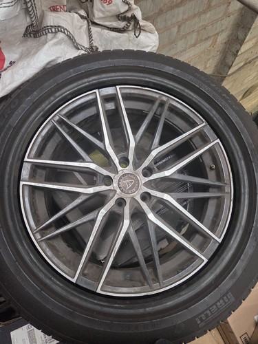 Transporter alloy wheel - 20",