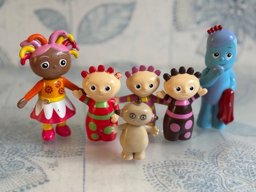 The night garden figures - night,
