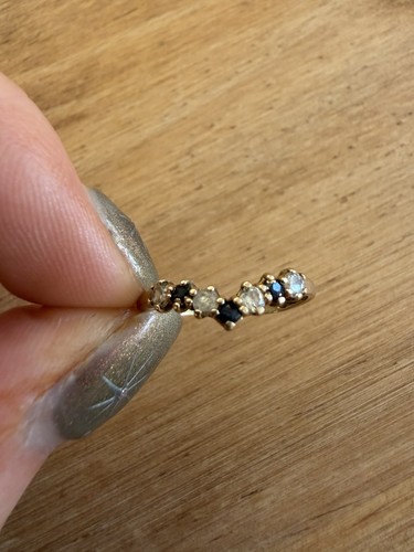 9ct yellow gold sapphire - 9ct, cz
