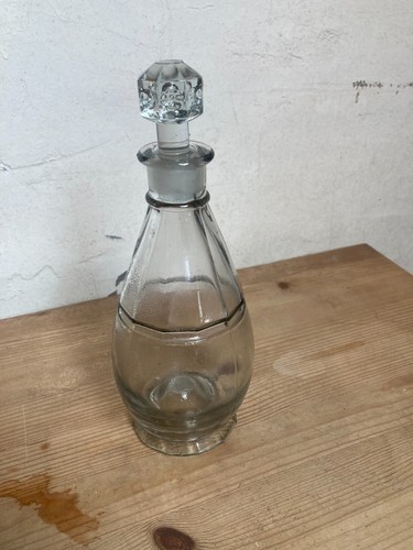 Round glass decanter - round,