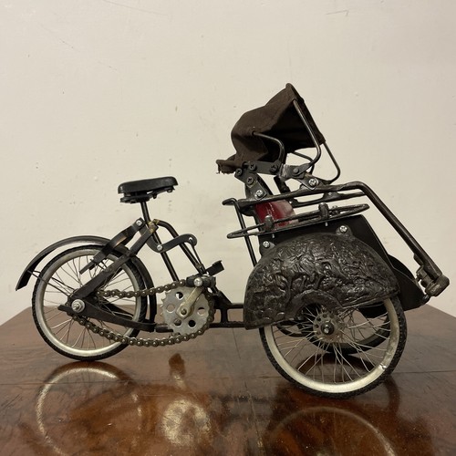 Model rickshaw authentic - a,