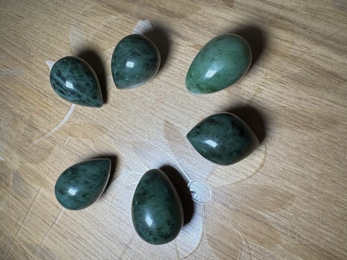 Medium nephrite jade - jade, water
