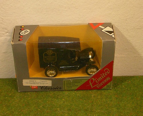 Corgi classics scale c876 ford - classics,