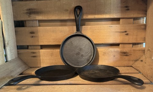 Vintage cast iron pans - 3,