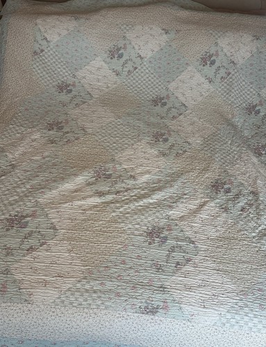 Vintage floral patchwork quilt - vintage,