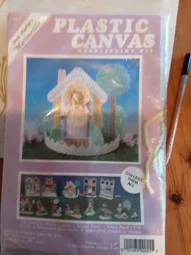 Plastic canvas needlepoint kit - plastic,
