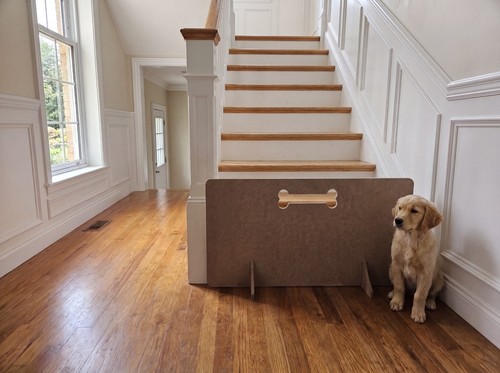 Freestanding wooden dog - dog, gate