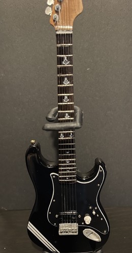 Blink 182 tom delonge mini - 182,