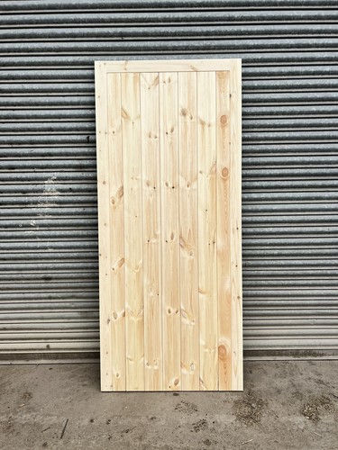 Wooden side door framed - side, ledge