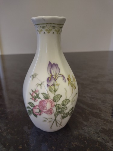 Royal doulton camilla vase - royal,