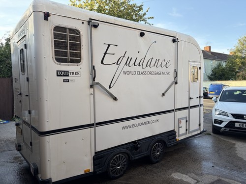 Equi trek horse - trailer, show