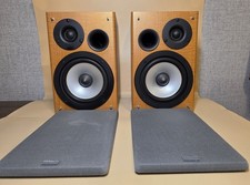 Hitachi Living Systems bookshelf speakers good condition