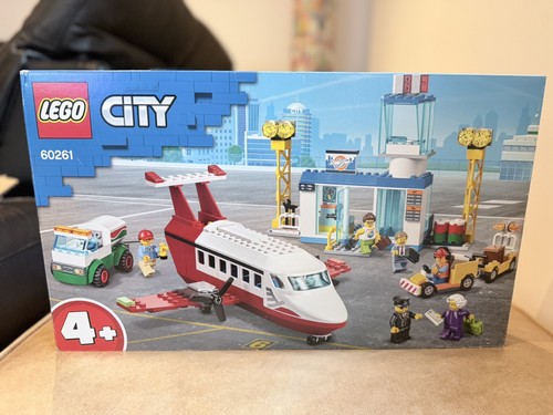 Lego 60261 city cental - 60261,