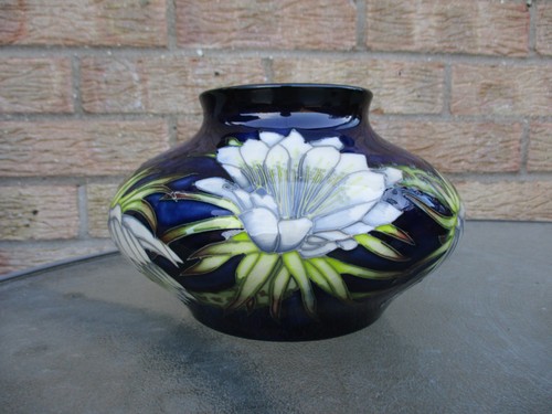 Moorcroft queen the night - moorcroft,