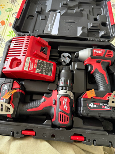 Milwaukee m18 18v drill driver - milwaukee,