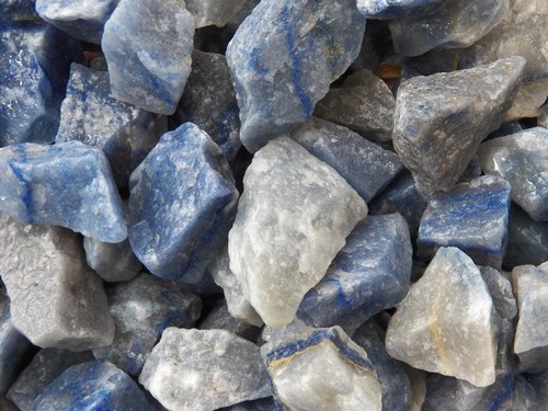Blue quartz rough - 1/2, lb