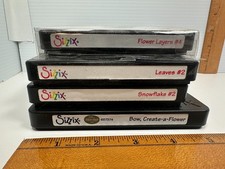 Sizzix Snowflake Leaves Bow