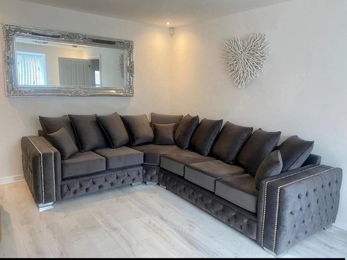 New ruby chesterfield corner - |,