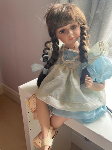 Brown hair alberon porcelain - hair,