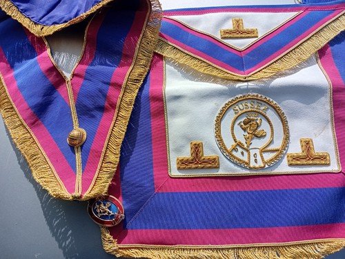 Masonic apron and sash - , sussex