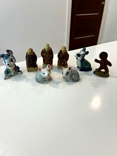 Wade whimsie figurines - 8,