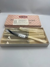 6 Vintage dinner / table