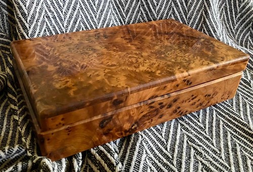 Handcrafted decorative thuya - handcrafted,
