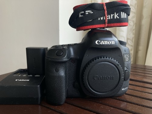 Canon eos mark iii digital - 5d,