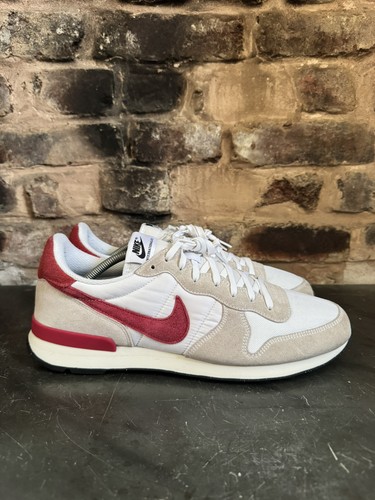 Rare nike internationalist - v,