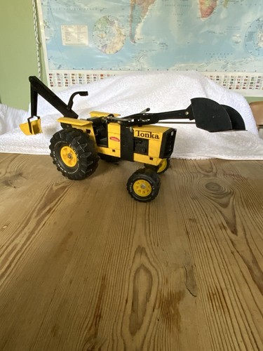 Tonka tractor xmb 975 digger - tractor, xmb-975