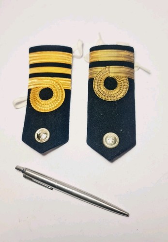 Royal navy lieutenant - royal,