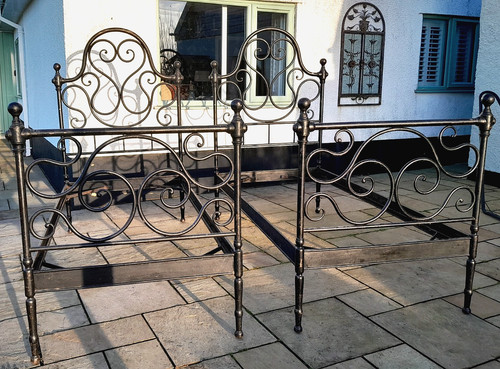 Heavy large pair black - heavy,