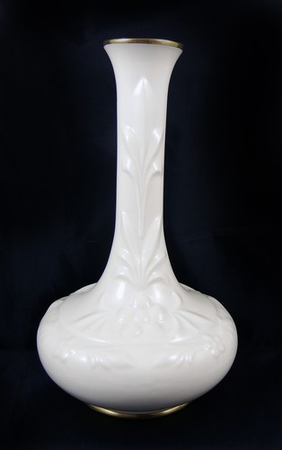 Very pretty aynsley embossed - aynsley,
