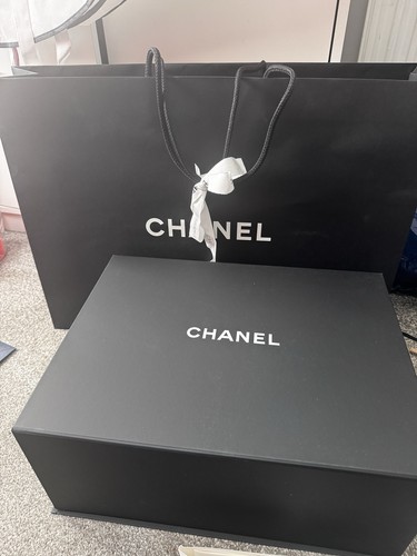 Chanel magnetic empty box with - empty,