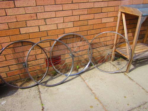 Vintage bicycle wheels - vintage, to