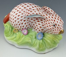 🦋 MINT HEREND Larger BUNNY